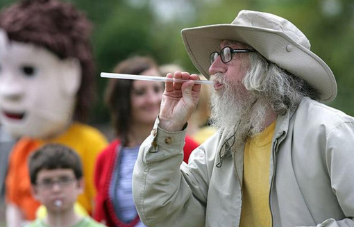 Чемпионат по стрельбе горохом в Англии - World Peashooting Championship (photo Martin Pope for telegraph.co.uk)