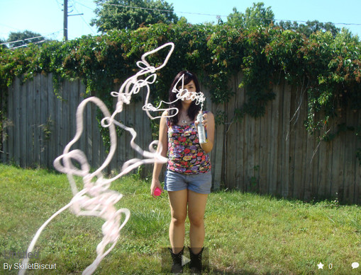 В Северной Ирландии хотят запретить String Spray - Silly String Attack (photo Flickr)