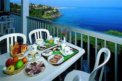 фото отеля Hotel Roc E Mare Propriano