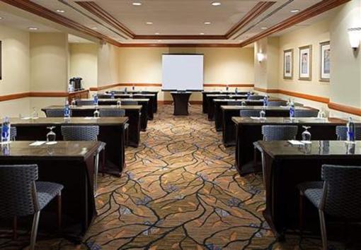 фото отеля SpringHill Suites Orlando Lake Buena Vista in Marriott Village