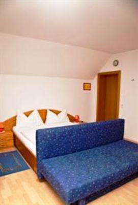 фото отеля Pension Rotweingut & Obstedelbrande Familie Schlogl