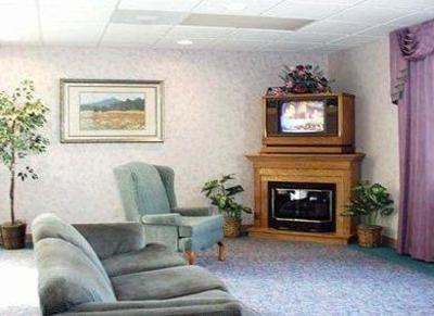 фото отеля Quality Inn & Suites Pilot Mountain