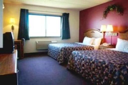фото отеля AmericInn West Burlington