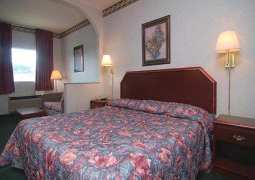 фото отеля Econo Lodge & Suites Northport
