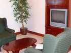 фото отеля Deluxe Inn & Suites