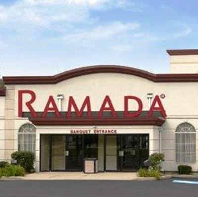 фото отеля Ramada Hotel & Suites Glendale Heights