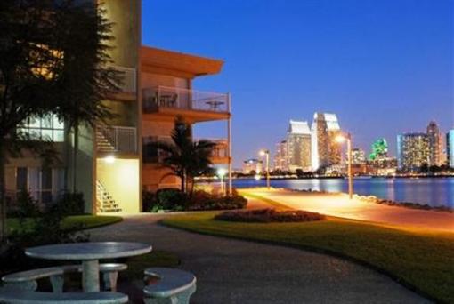 фото отеля Coronado Bay Club Apartments