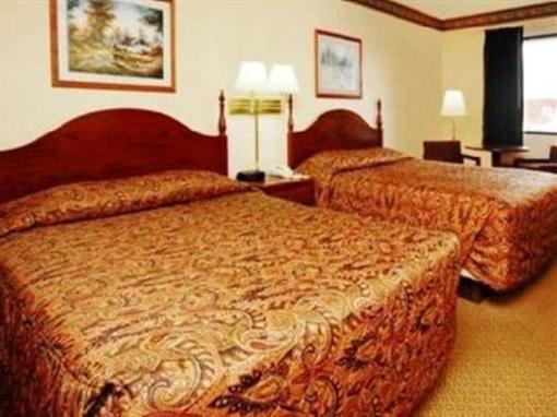 фото отеля Econo Lodge Inn And Suites East