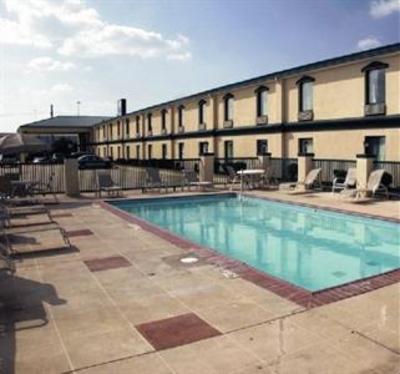 фото отеля Brentwood Inn & Suites