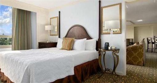 фото отеля Hilton Savannah DeSoto