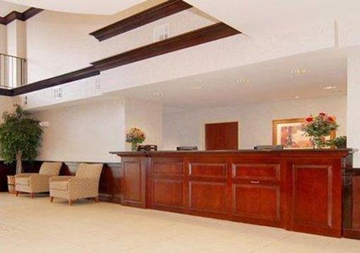 фото отеля Comfort Suites East Brunswick