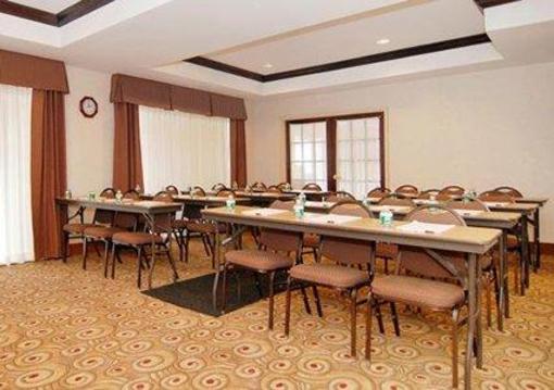 фото отеля Comfort Suites East Brunswick