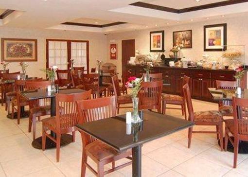 фото отеля Comfort Suites East Brunswick