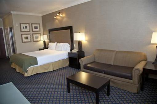 фото отеля Holiday Inn Express San Pablo