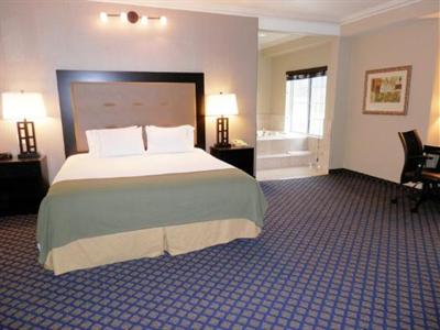 фото отеля Holiday Inn Express San Pablo