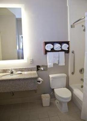 фото отеля Holiday Inn Express San Pablo