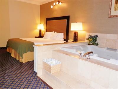 фото отеля Holiday Inn Express San Pablo