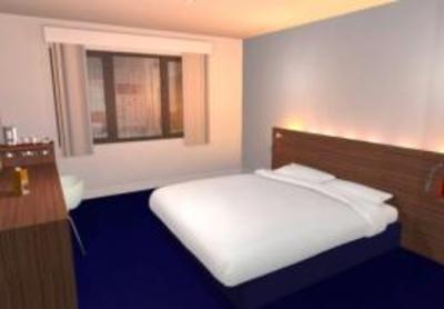 фото отеля Travelodge Edinburgh Central Rose Street
