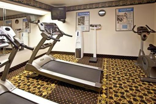 фото отеля Holiday Inn Express Milton