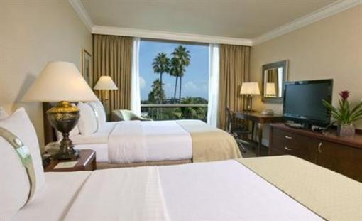 фото отеля Holiday Inn San Diego-Bayside