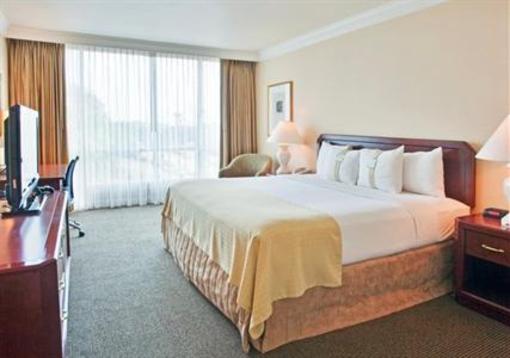 фото отеля Holiday Inn San Diego-Bayside