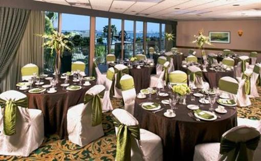 фото отеля Holiday Inn San Diego-Bayside