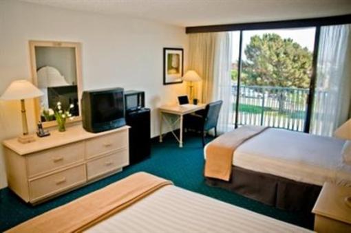 фото отеля BEST WESTERN Yacht Harbor Hotel
