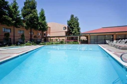 фото отеля Crowne Plaza Oakland South Union City