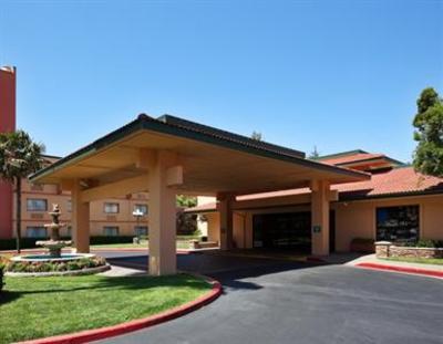 фото отеля Crowne Plaza Oakland South Union City