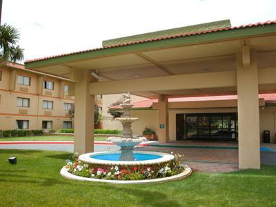 фото отеля Crowne Plaza Oakland South Union City