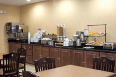 фото отеля BEST WESTERN Bastrop Pines Inn