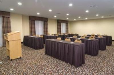 фото отеля BEST WESTERN Bastrop Pines Inn