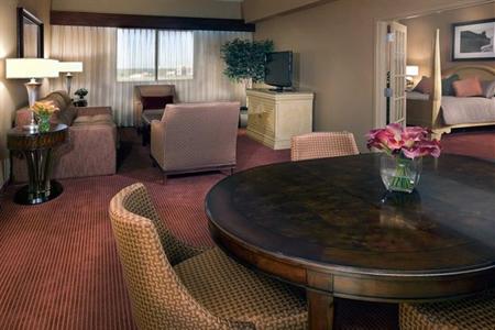 фото отеля Embassy Suites Kansas City - International Airport