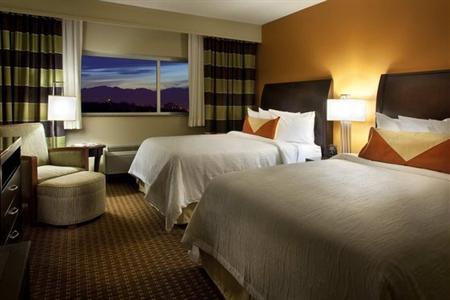 фото отеля Hilton Garden Inn Denver Cherry Creek
