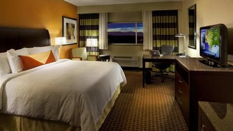 фото отеля Hilton Garden Inn Denver Cherry Creek