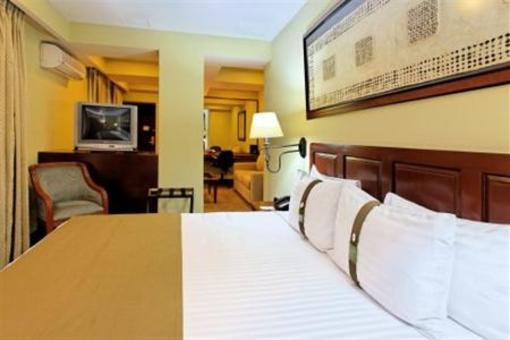 фото отеля Holiday Inn Hotel & Suites Zona Rosa