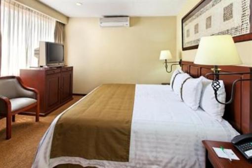 фото отеля Holiday Inn Hotel & Suites Zona Rosa