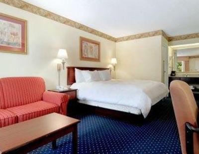 фото отеля Baymont Inn and Suites Tallahassee