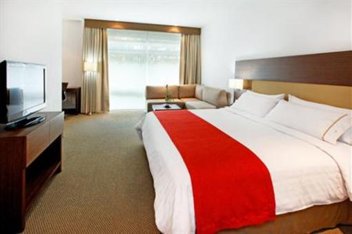 фото отеля Holiday Inn Express Bogota
