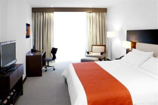 фото отеля Holiday Inn Express Bogota