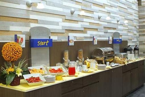 фото отеля Holiday Inn Express Bogota