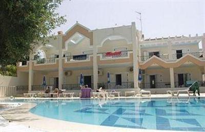 фото отеля St Nicholas Beach Apartments