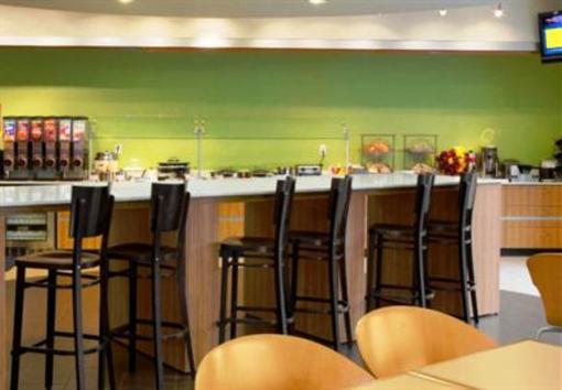 фото отеля SpringHill Suites St. Louis Brentwood