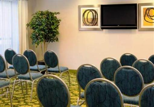 фото отеля SpringHill Suites St. Louis Brentwood