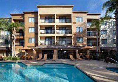 фото отеля Courtyard Orlando East UCF