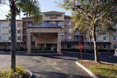 фото отеля Courtyard Orlando East UCF