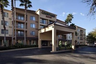 фото отеля Courtyard Orlando East UCF
