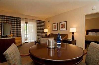 фото отеля Doubletree Guest Suites Charlotte / SouthPark