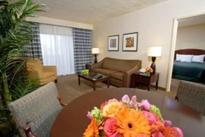 фото отеля Doubletree Guest Suites Charlotte / SouthPark