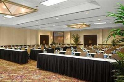 фото отеля Doubletree Guest Suites Charlotte / SouthPark